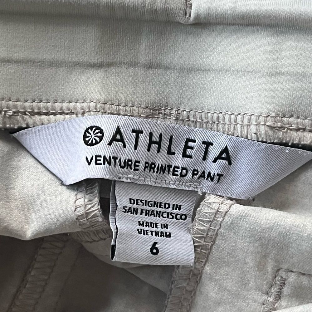 ATHLETA Venture Printed Pant Size 6 Snakeskin Jogger Travel Activewear - Picture 9 of 10